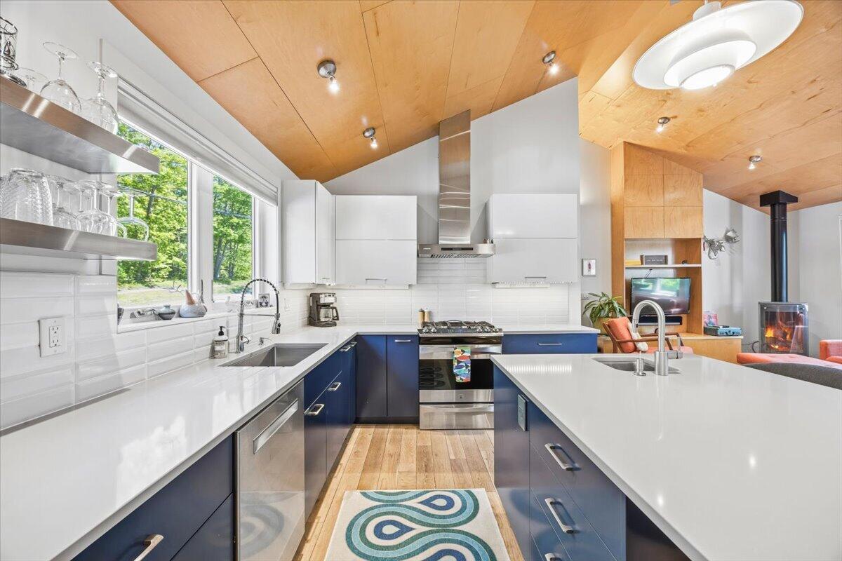 1088 Shore Road