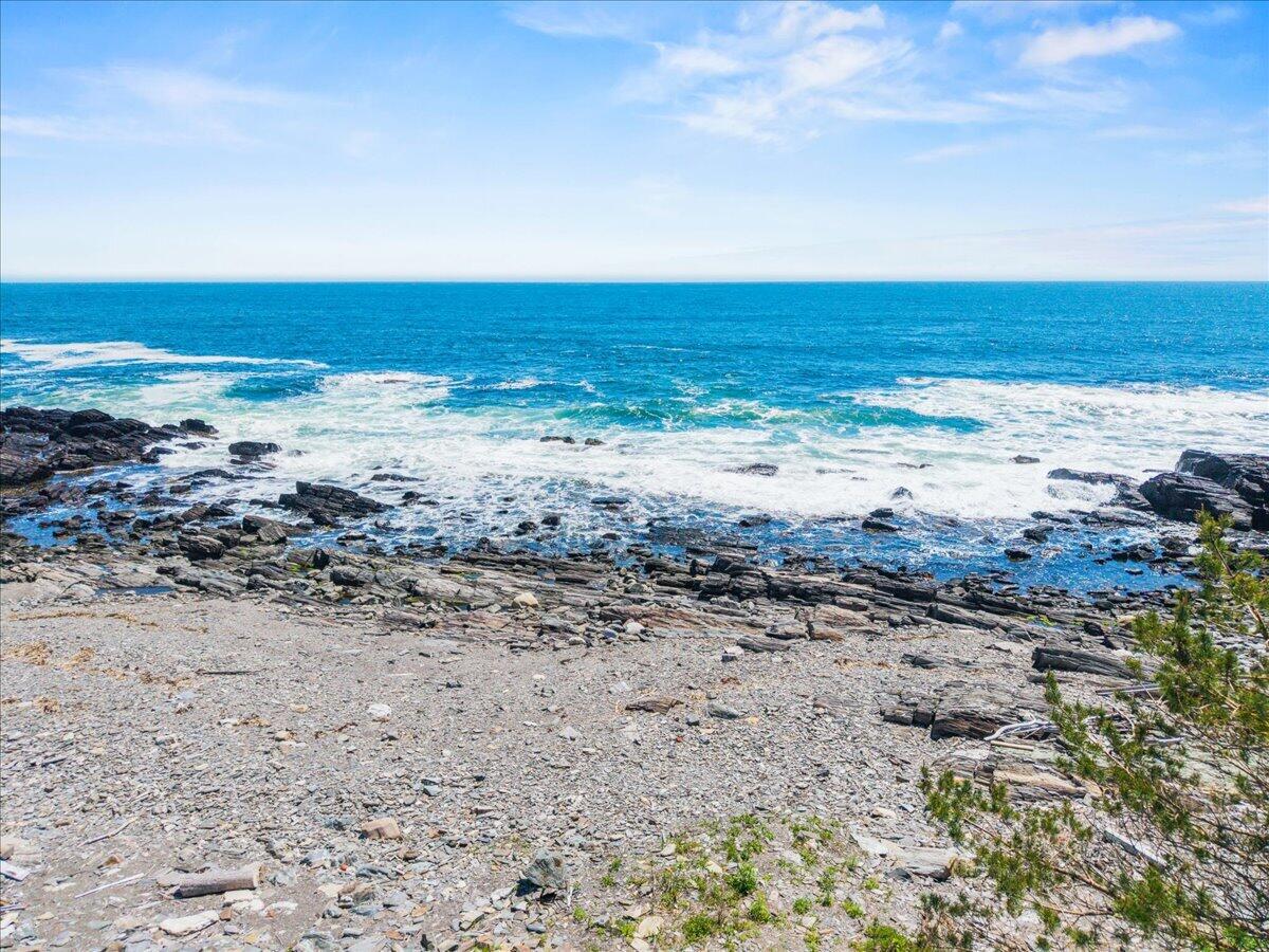1088 Shore Road