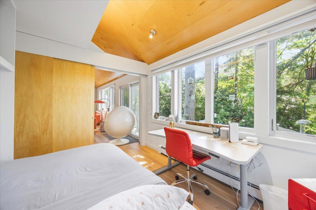 1088 Shore Road