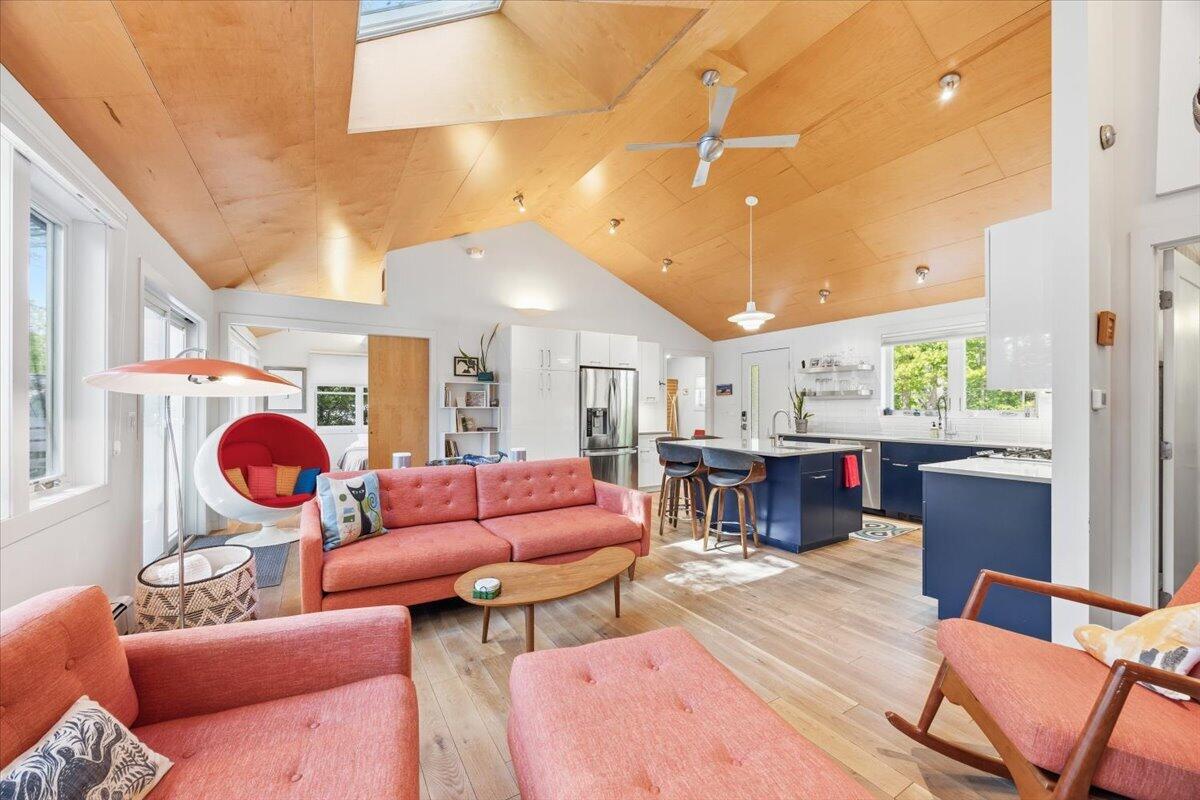 1088 Shore Road