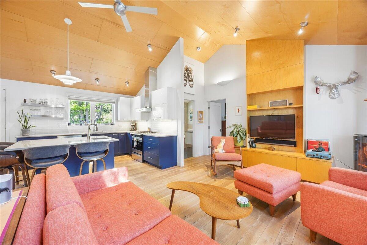 1088 Shore Road