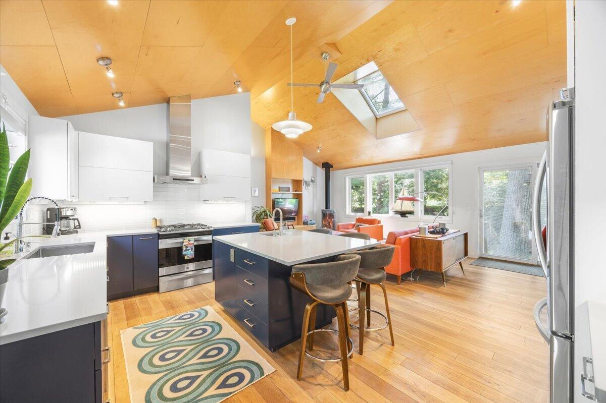 1088 Shore Road