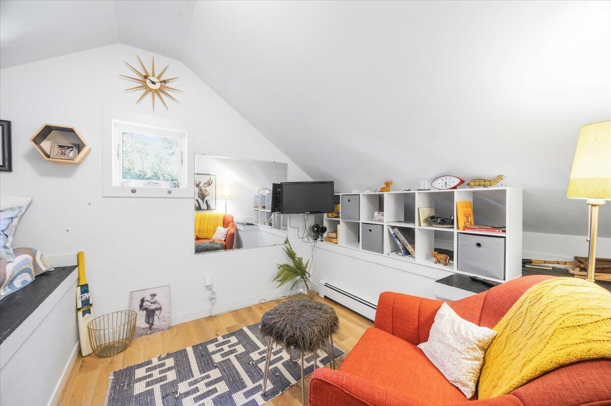 1088 Shore Road