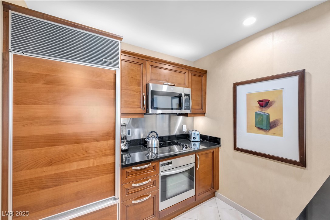 145 East Harmon Avenue 2608