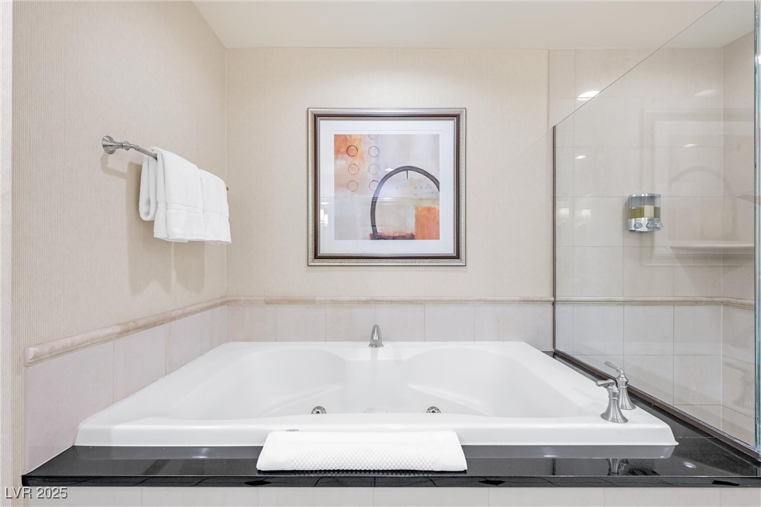 135 East Harmon Avenue 221