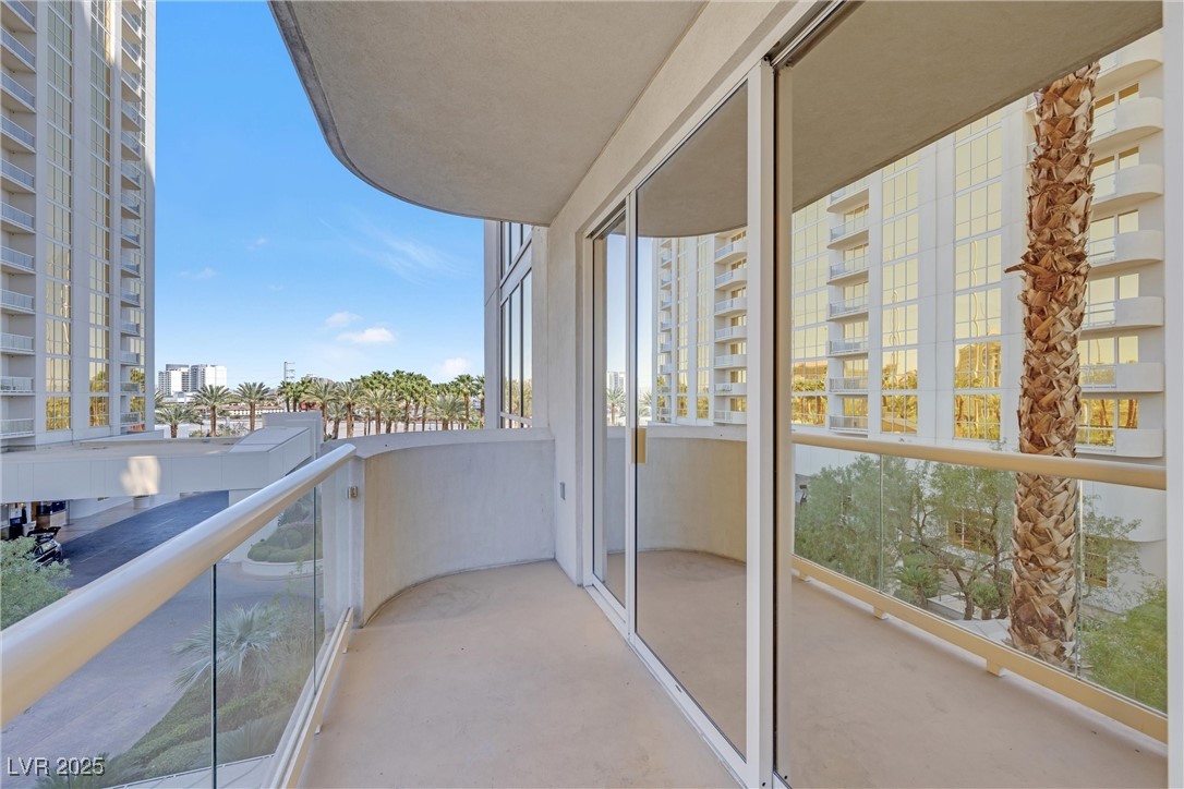 135 East Harmon Avenue 221