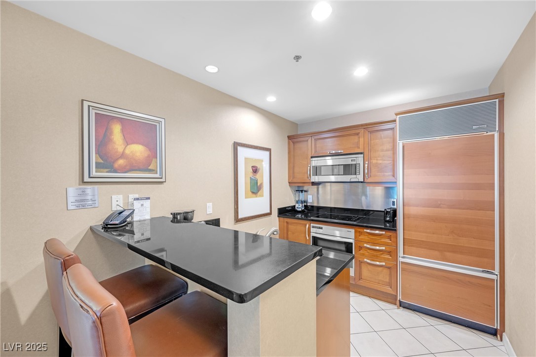 135 East Harmon Avenue 221