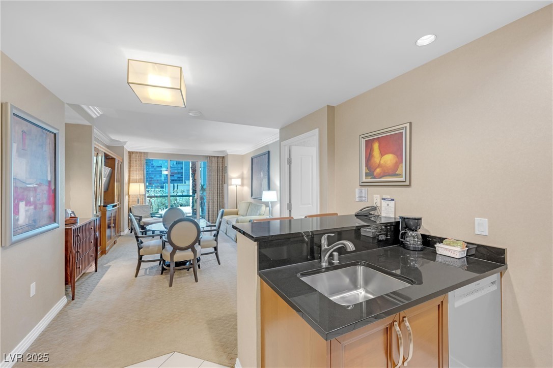 135 East Harmon Avenue 221