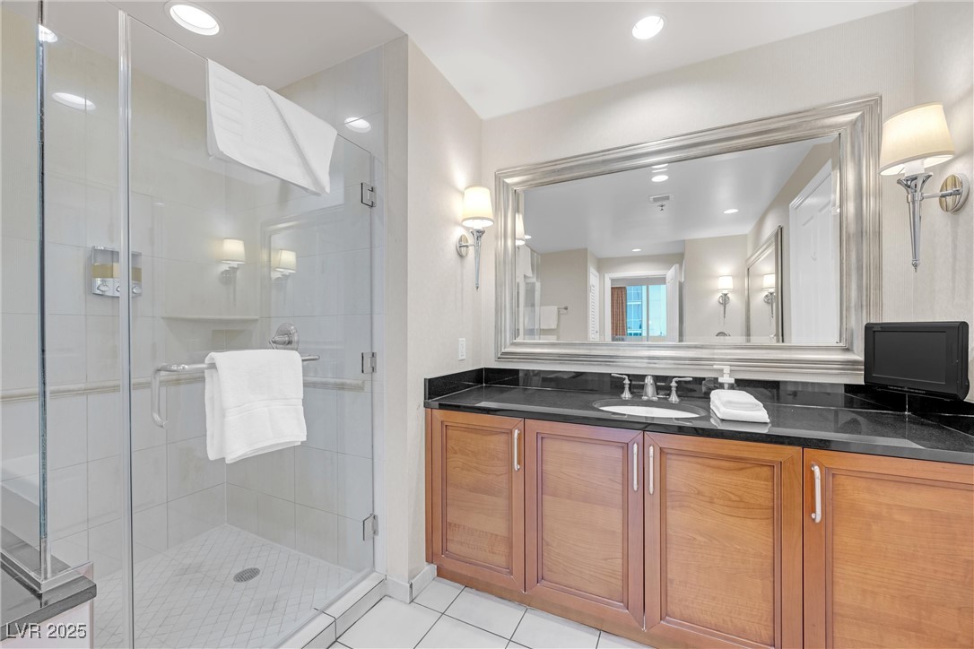 135 East Harmon Avenue 221