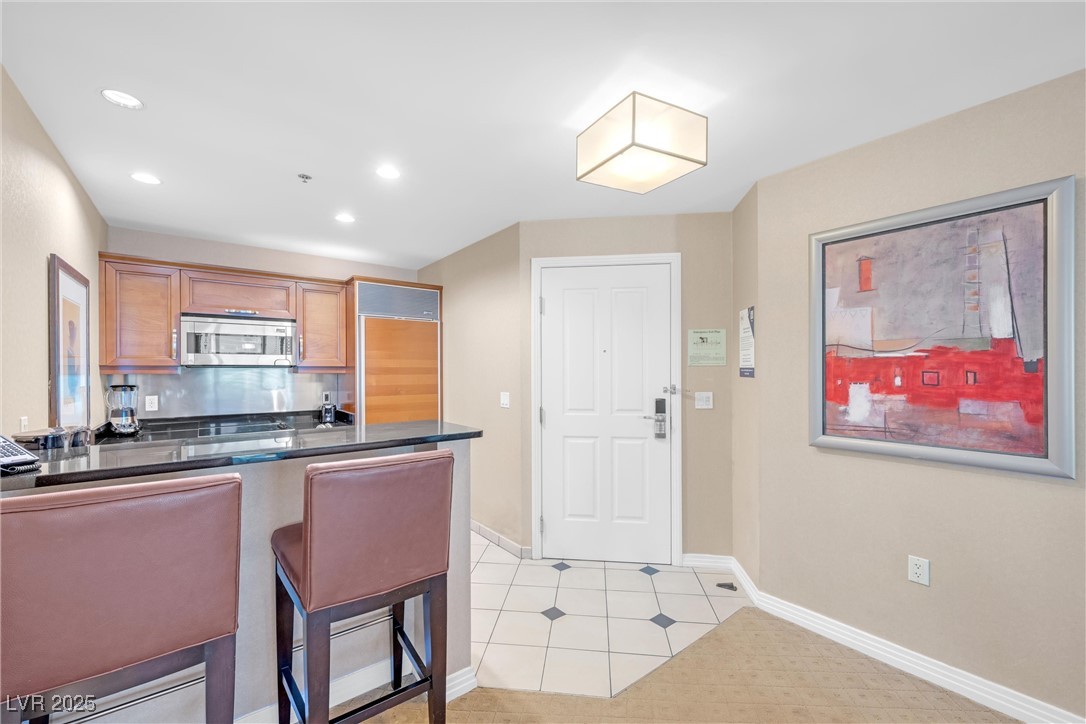 135 East Harmon Avenue 221