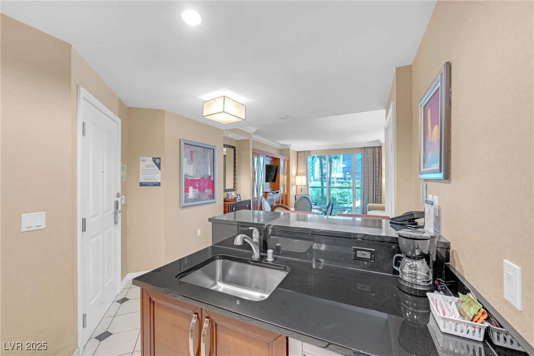 135 East Harmon Avenue 221