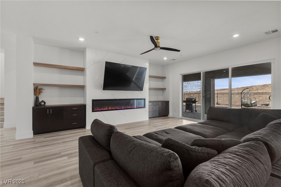 350 Kandinsky Court