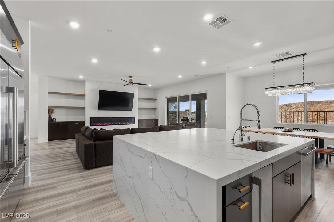 350 Kandinsky Court