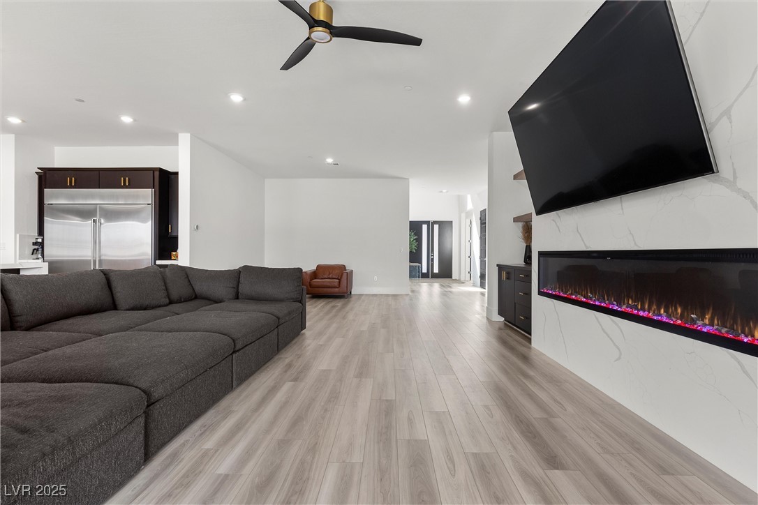 350 Kandinsky Court