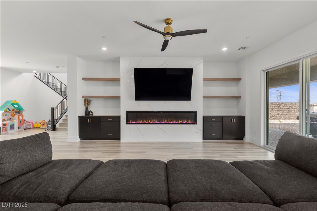 350 Kandinsky Court