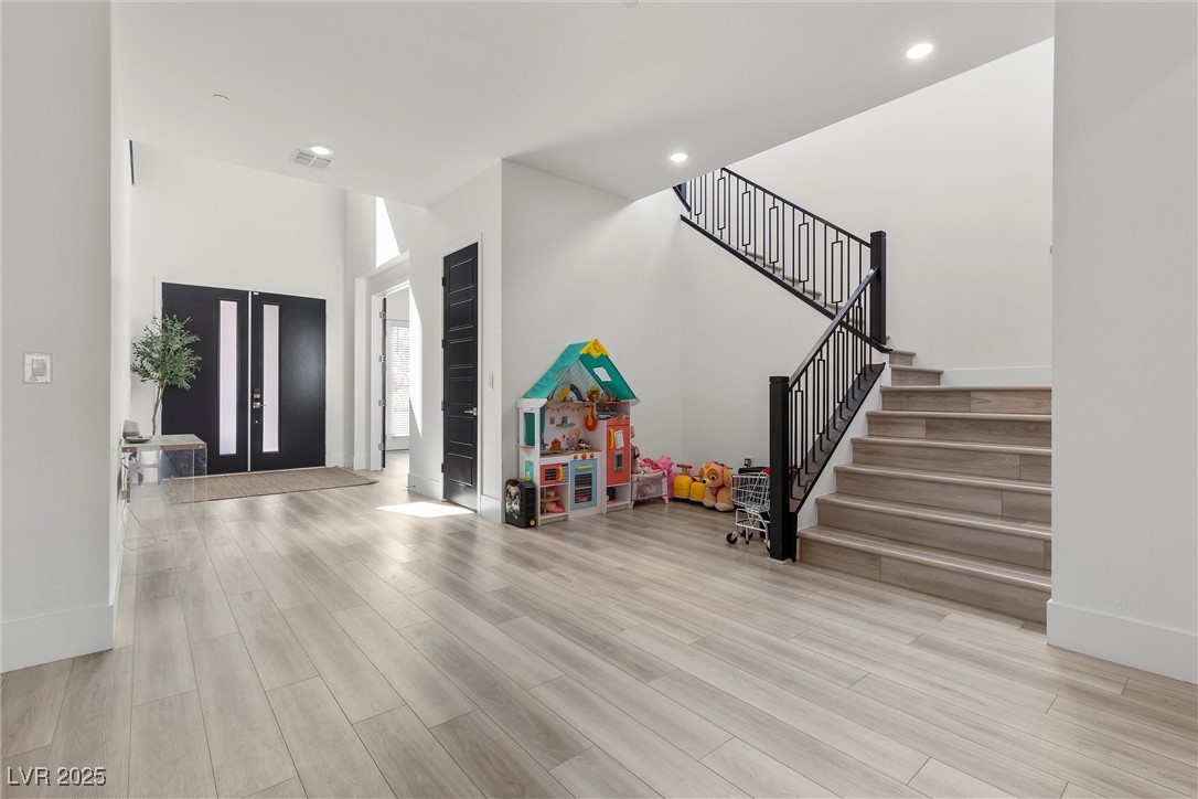 350 Kandinsky Court
