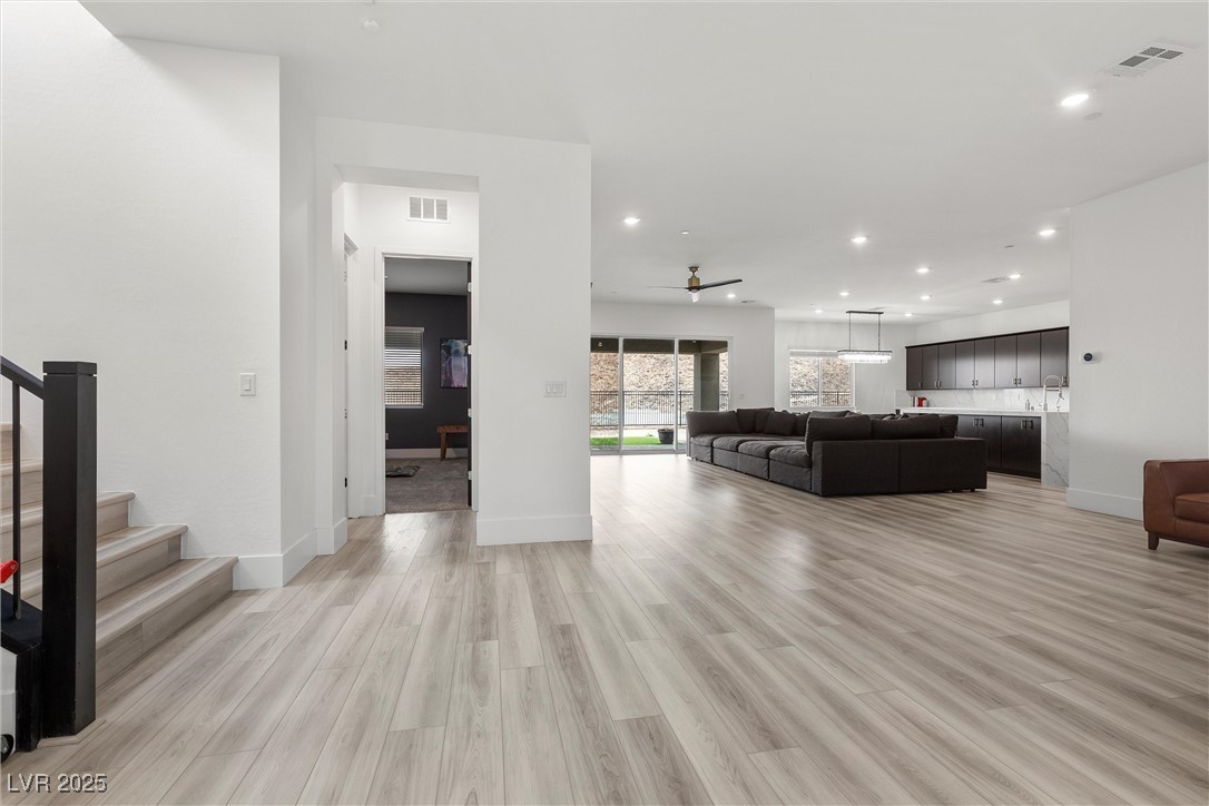 350 Kandinsky Court