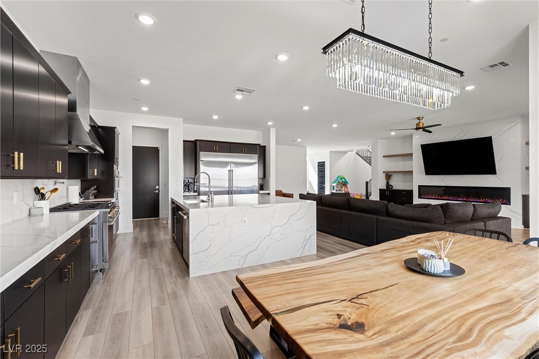 350 Kandinsky Court