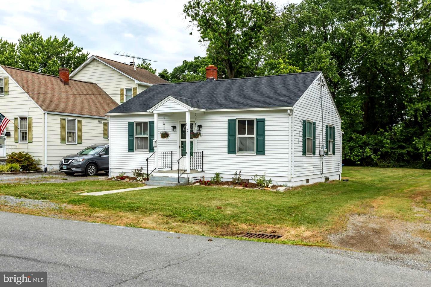 216 Walnut St
