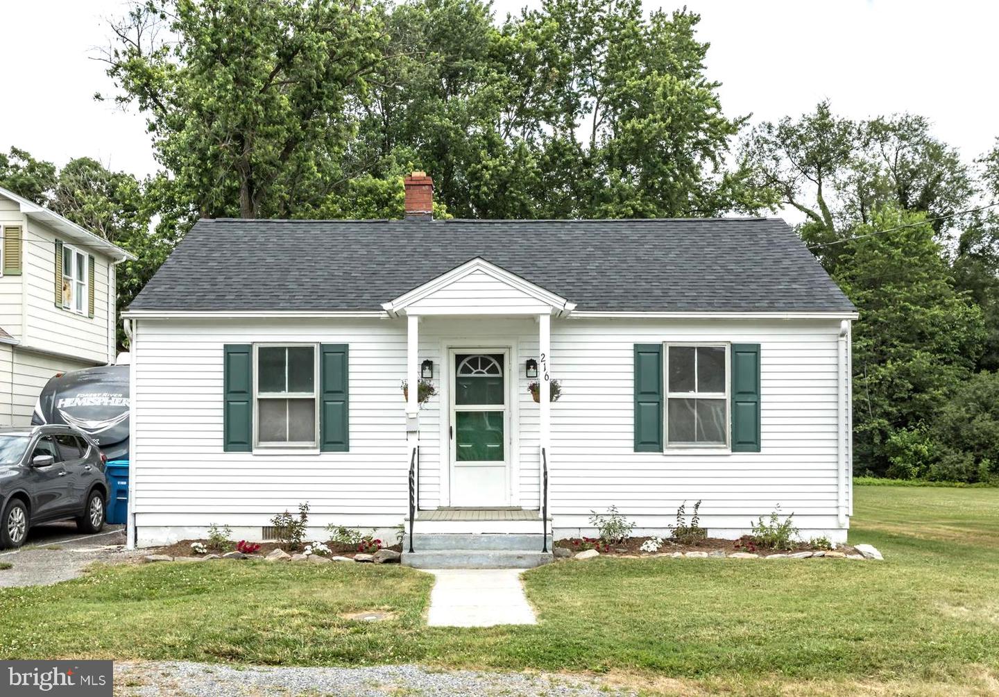 216 Walnut St