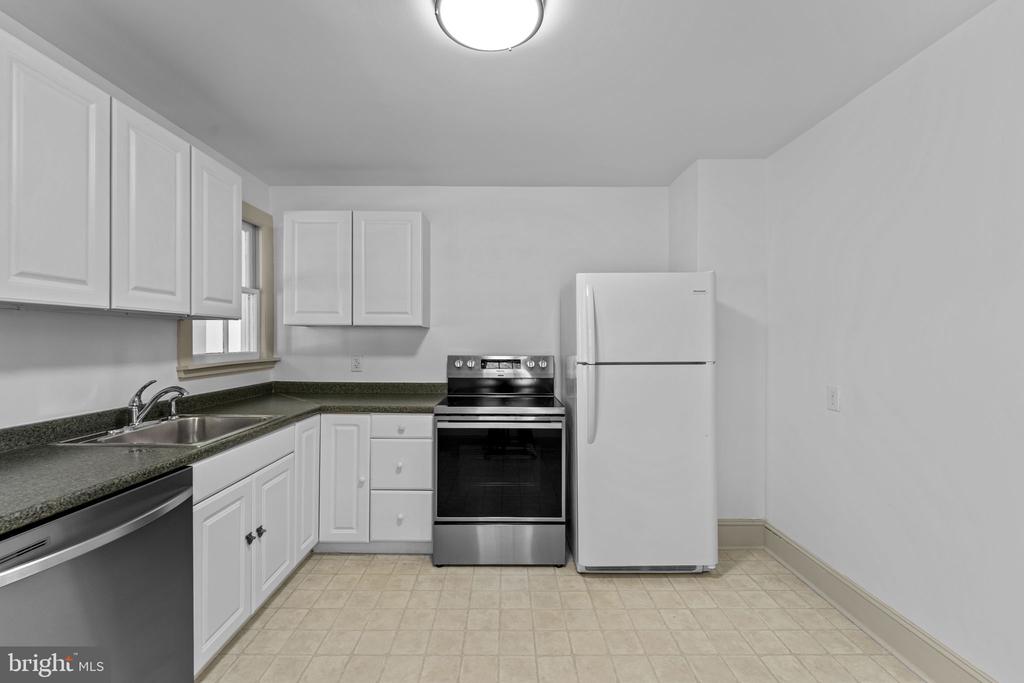 216 WALNUT STREET