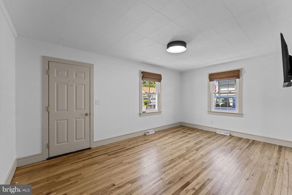 216 WALNUT STREET