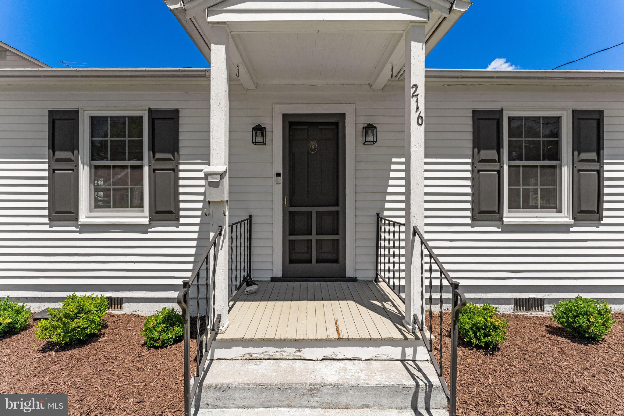 216 WALNUT STREET