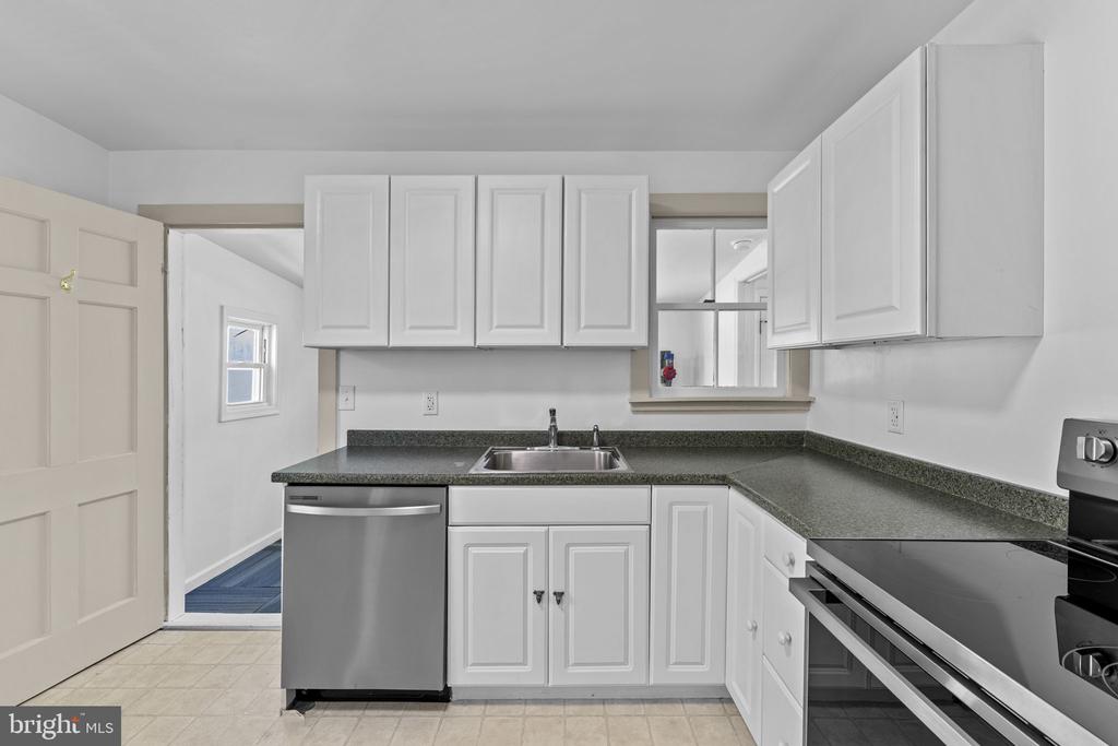 216 WALNUT STREET