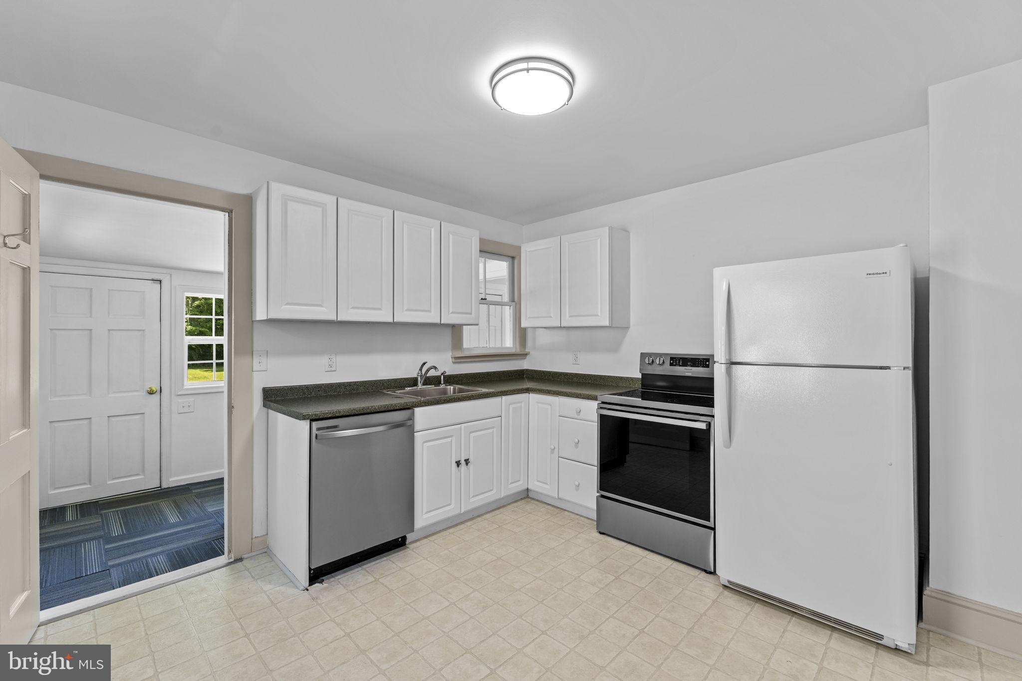 216 WALNUT STREET