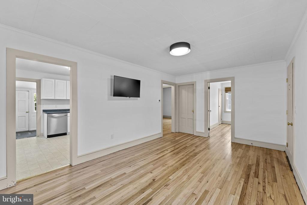 216 WALNUT STREET