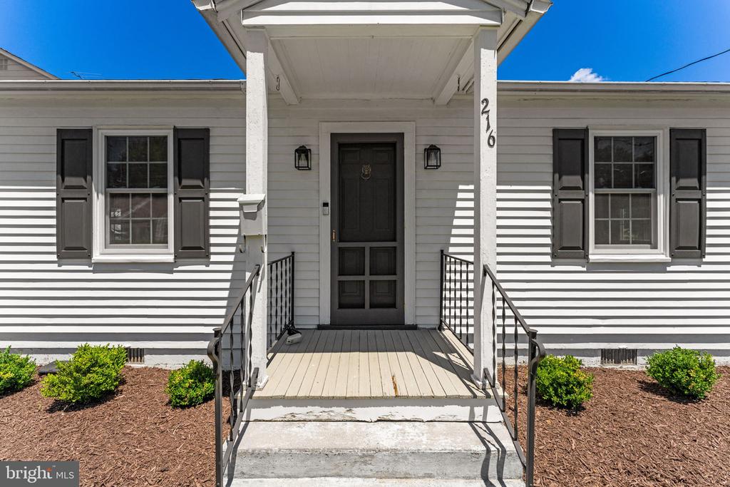 216 WALNUT STREET