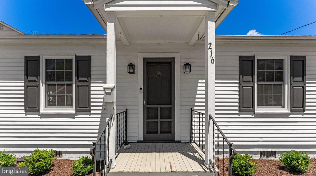 216 WALNUT STREET