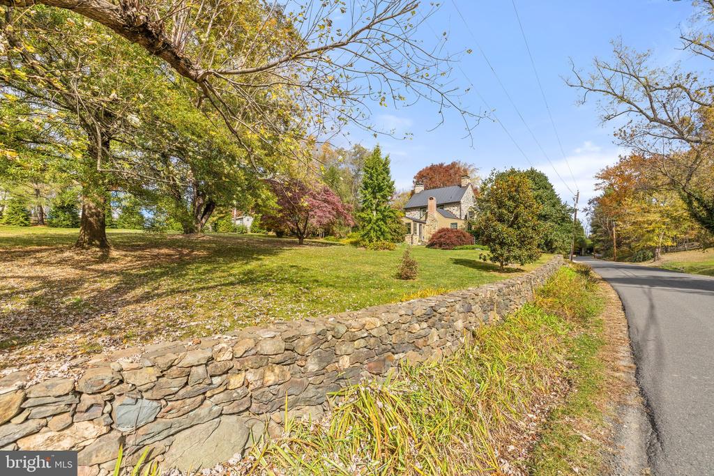8436 Maidstone Rd