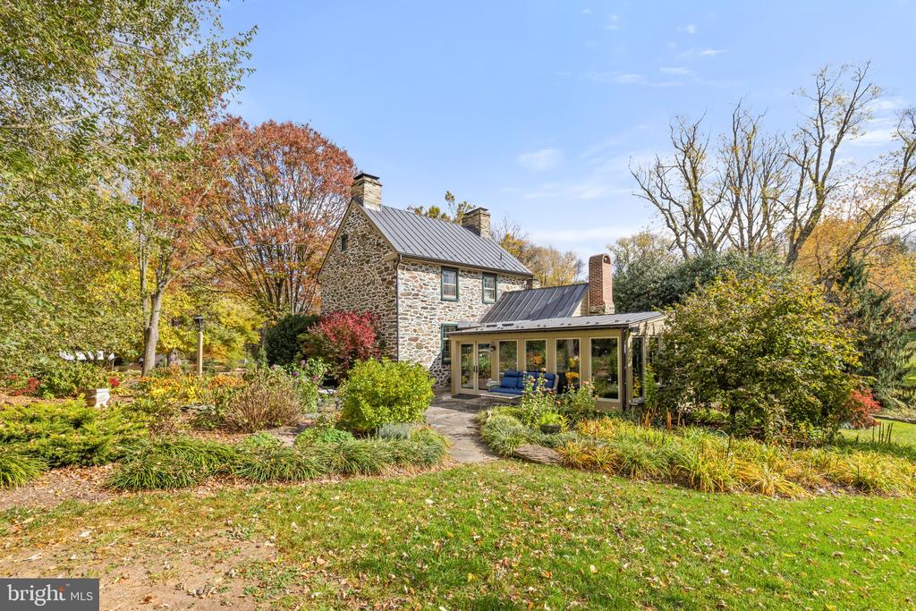 8436 Maidstone Rd