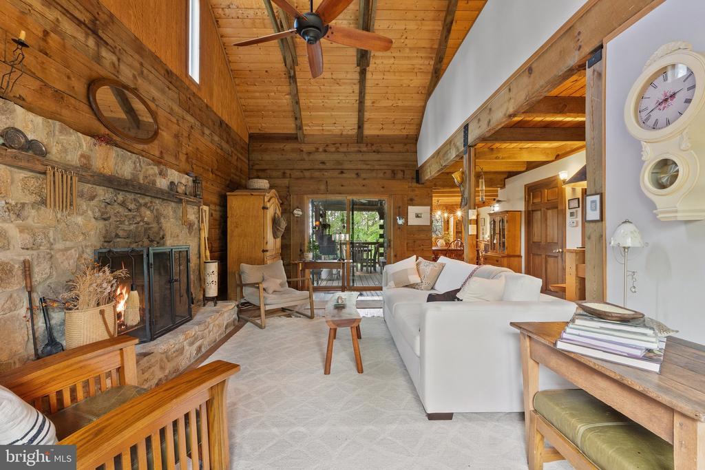 3513 Cobbler Mountain Rd