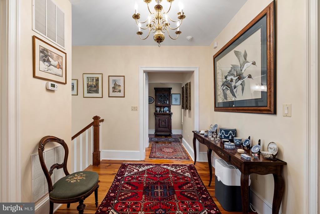 20147 WOODTRAIL RD