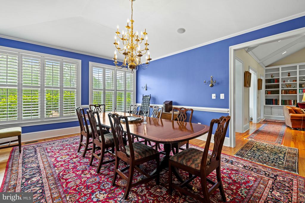 20147 WOODTRAIL RD