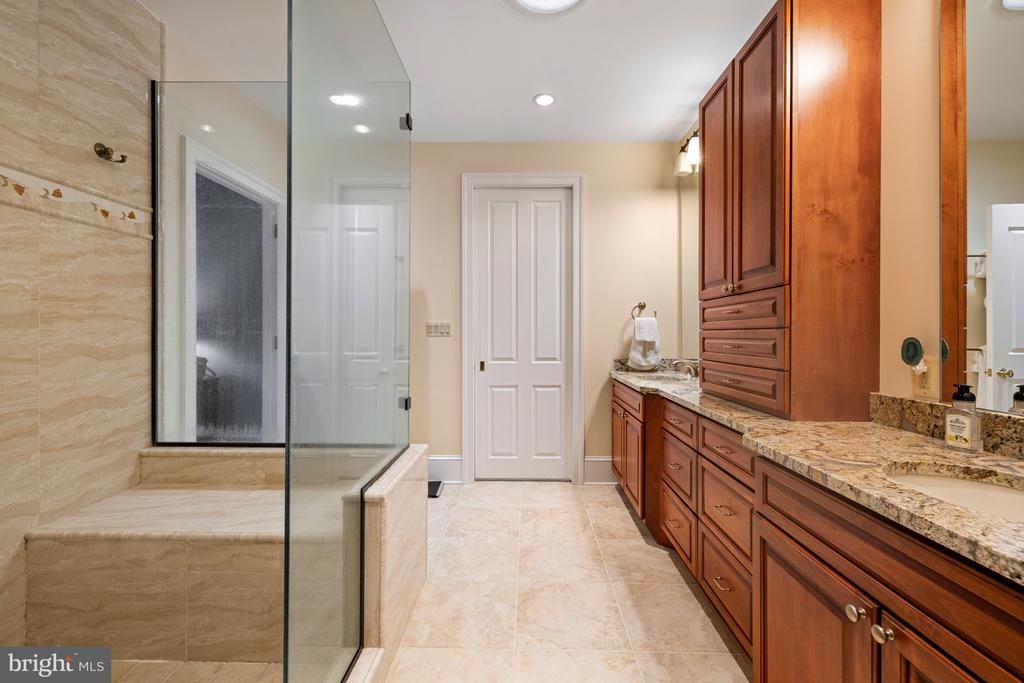 20147 WOODTRAIL RD