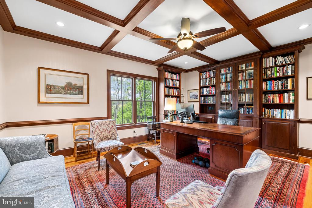 20147 WOODTRAIL RD