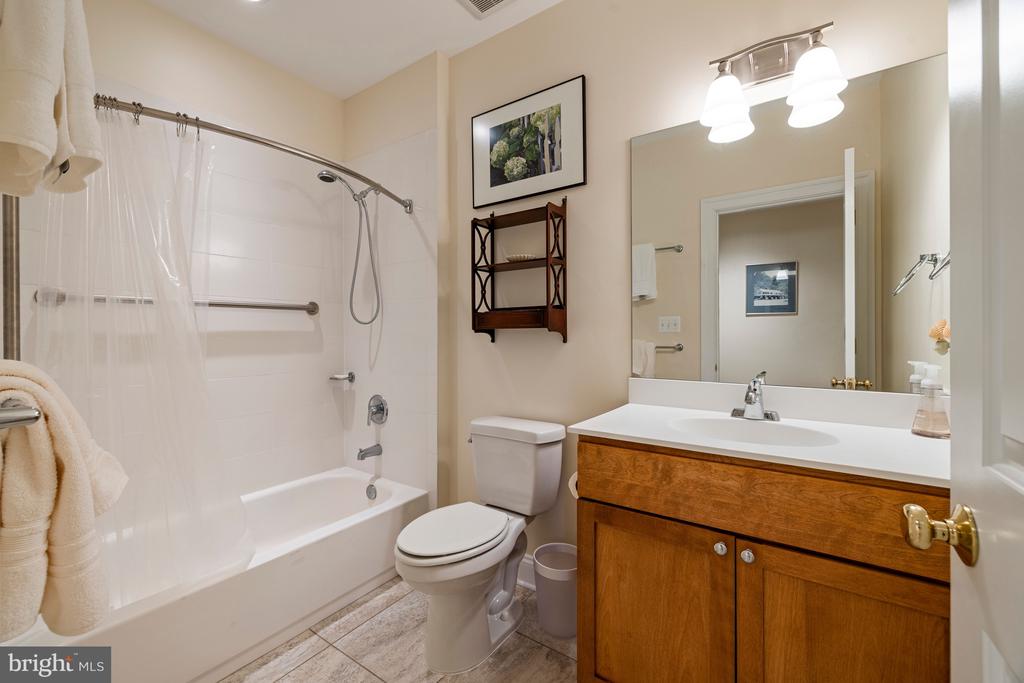 20147 WOODTRAIL RD