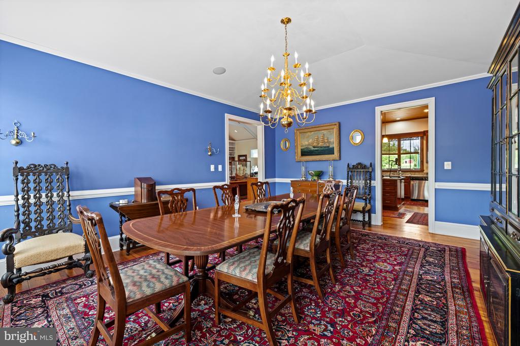 20147 WOODTRAIL RD