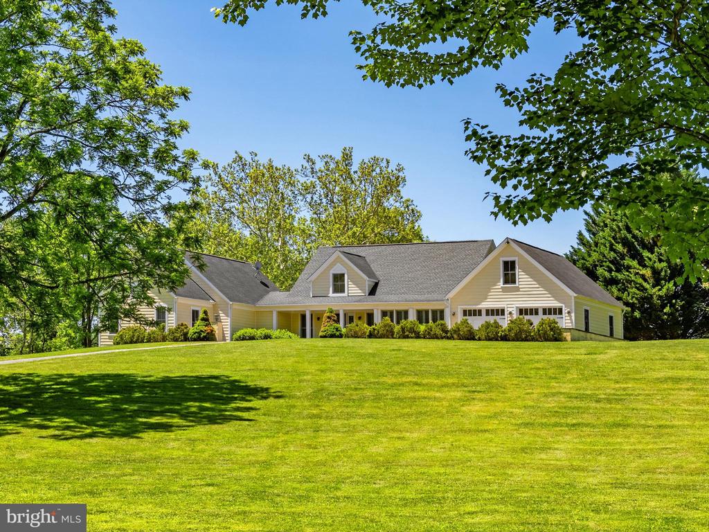 20147 WOODTRAIL RD