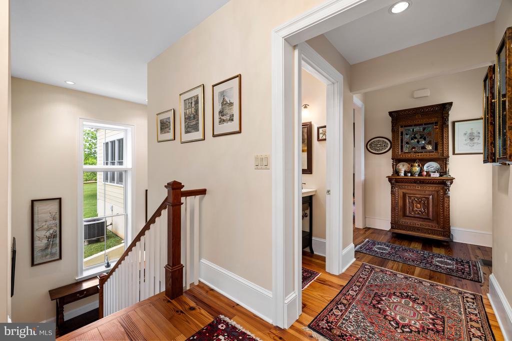 20147 WOODTRAIL RD