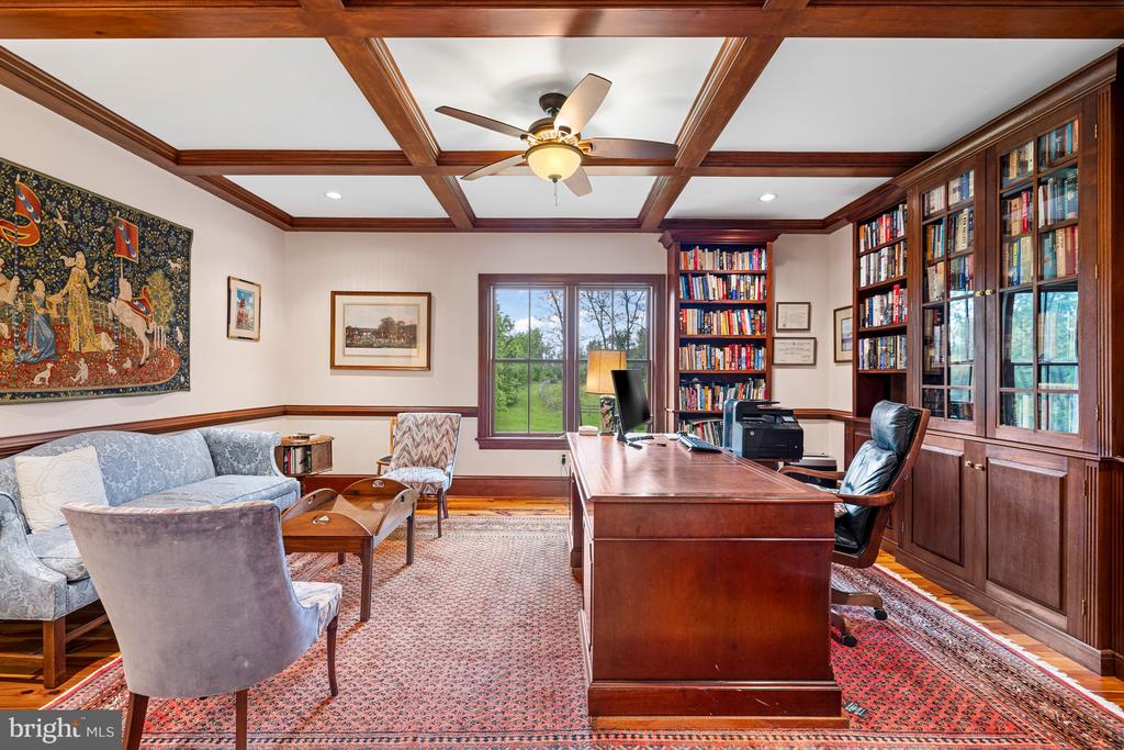 20147 WOODTRAIL RD