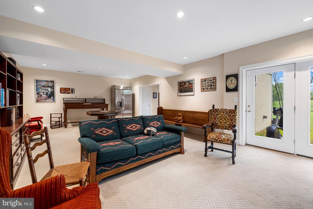 20147 WOODTRAIL RD