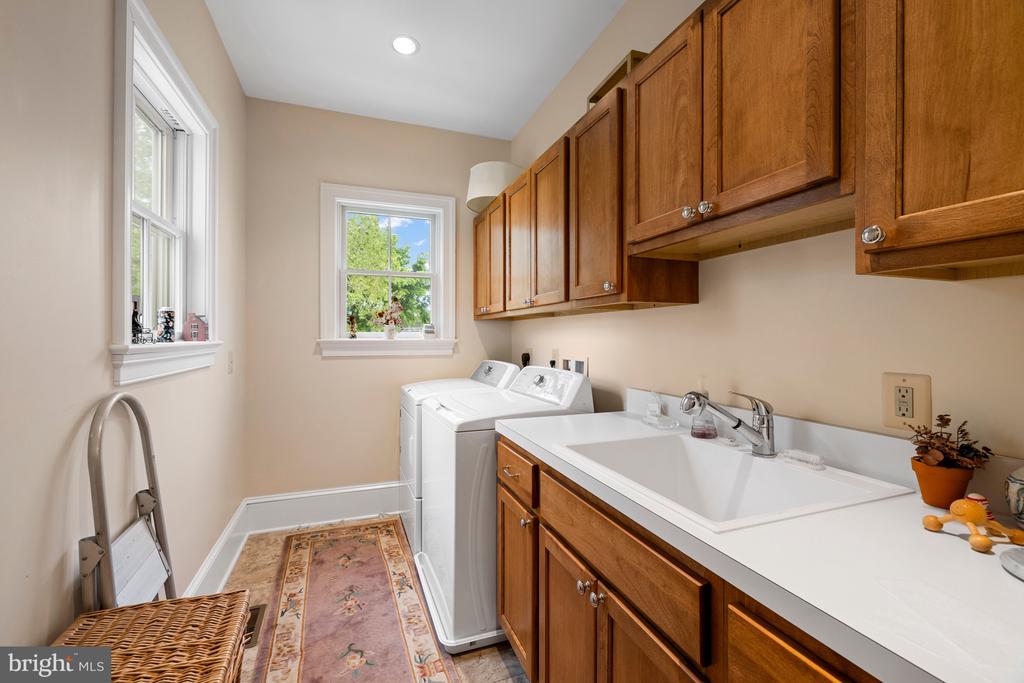 20147 WOODTRAIL RD