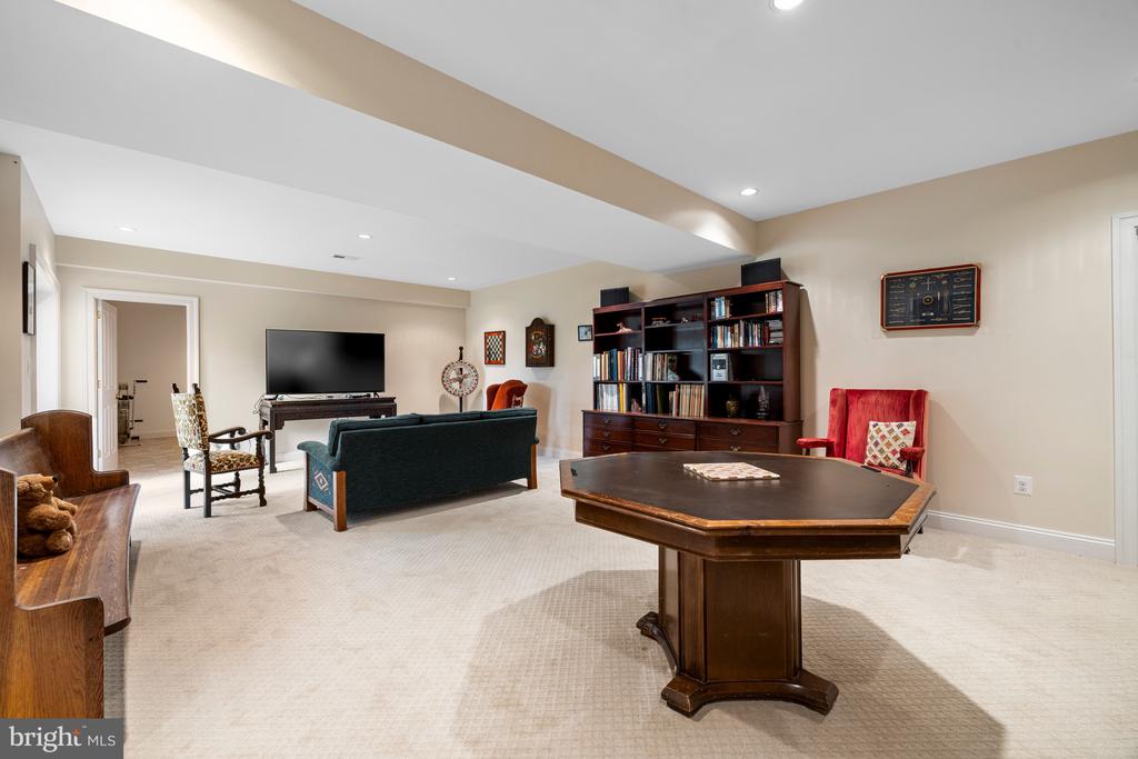 20147 WOODTRAIL RD