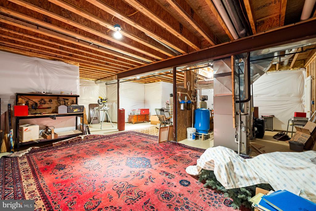 20147 WOODTRAIL RD