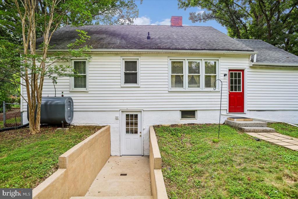 32 N REID STREET