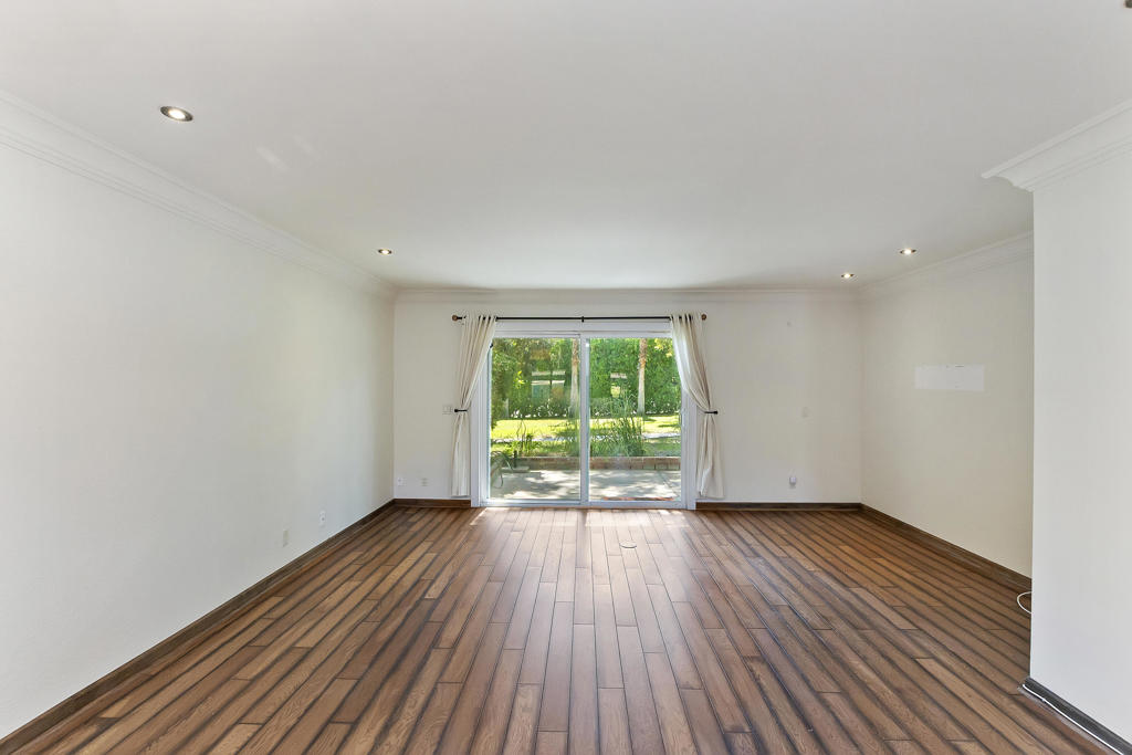 48792 Desert Flower Drive